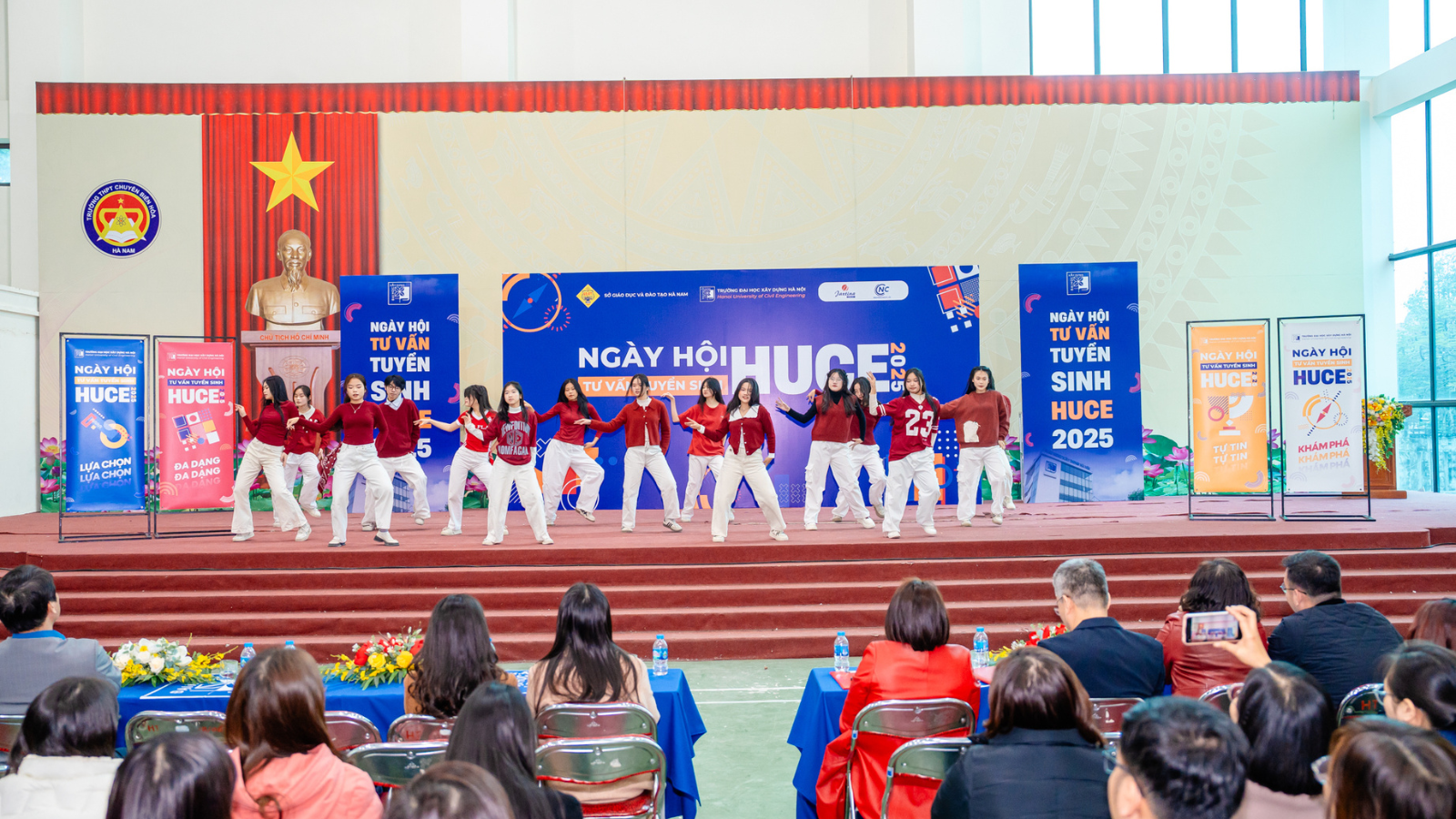 Ngày hội tư vấn tuyển sinh năm 2025 cho học sinh THPT tỉnh Hà Nam